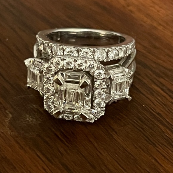 Diamond & White 14K Gold Emerald Halo Cut Ring 3.94 Carats TW - Picture 6 of 9